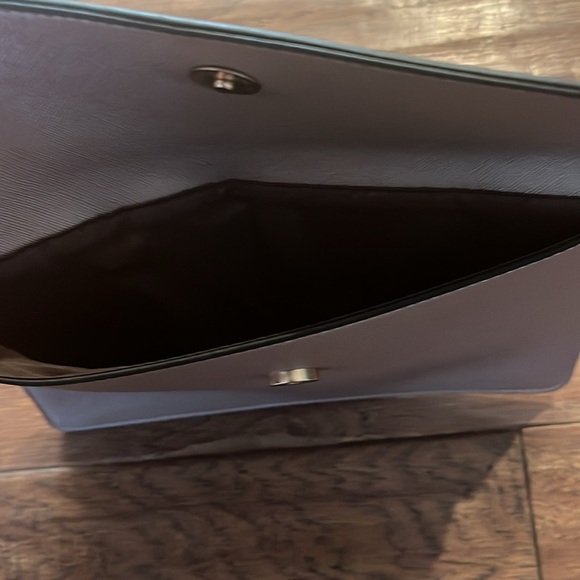 Lovevook Wristlet - Picture 4 of 7